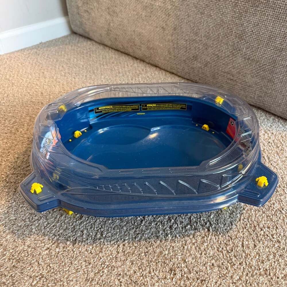Beyblade Burst QuadStrike Thunder Edge Beystadium Arena